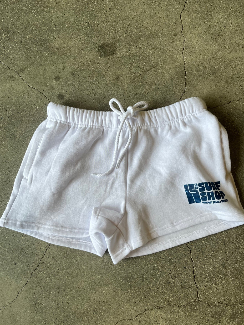 15th St WOMEN Groovy Drip Side Pocket Fleece Shorts Soft White