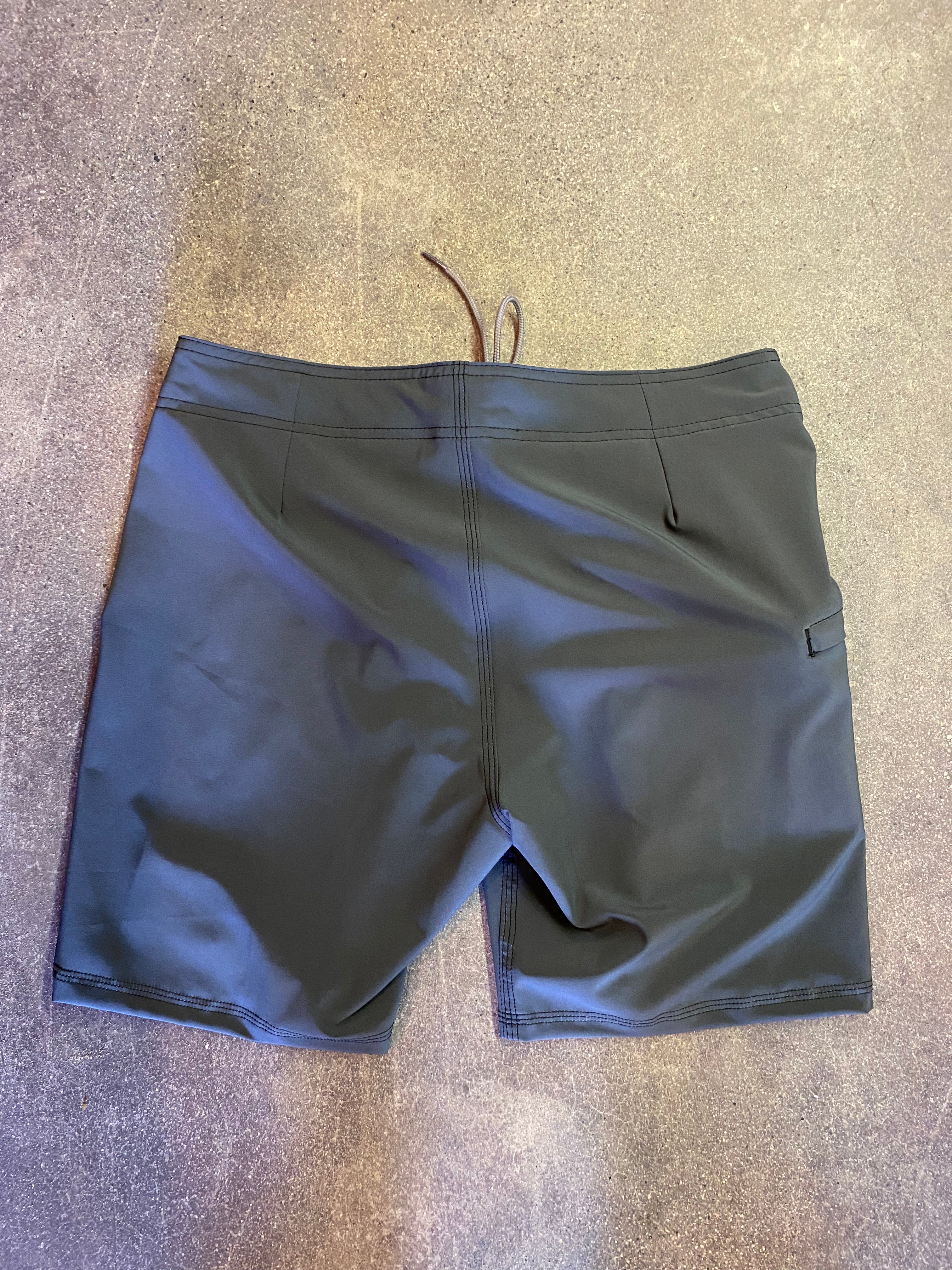 15th St Boardshorts 17"  CHARCOAL